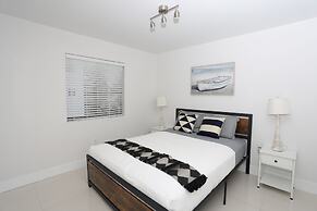 Little Habana Aparts close to Calle 8