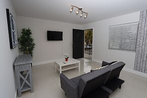 Little Habana Aparts close to Calle 8