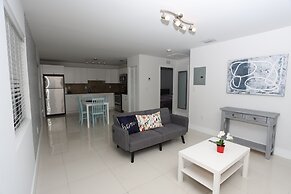 Little Habana Aparts close to Calle 8