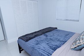 Little Habana Aparts close to Calle 8