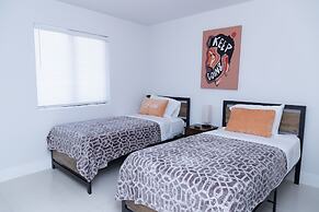 Little Habana Aparts close to Calle 8