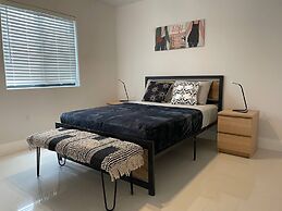 Little Habana Aparts close to Calle 8