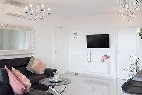 Apartment Summer Breeze Okrug Gornji