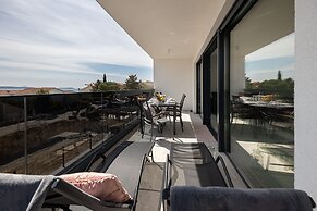 Apartment Summer Breeze Okrug Gornji