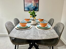 Stunning City Centre Apartment - Sleeps 4