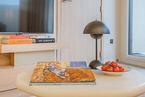 Yuna Porte Maillot - ApartHotel