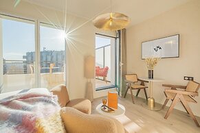 Yuna Porte Maillot - ApartHotel