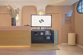 Yuna Porte Maillot - ApartHotel