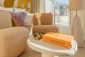 Yuna Porte Maillot - ApartHotel