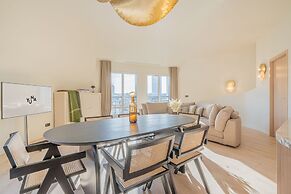 Yuna Porte Maillot - ApartHotel