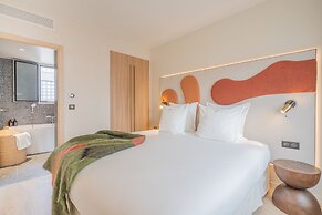 Yuna Porte Maillot - ApartHotel