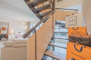 Yuna Porte Maillot - ApartHotel