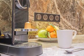 Yuna Porte Maillot - ApartHotel