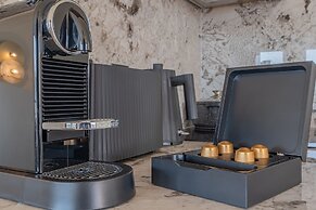 Yuna Porte Maillot - ApartHotel