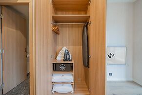 Yuna Porte Maillot - ApartHotel