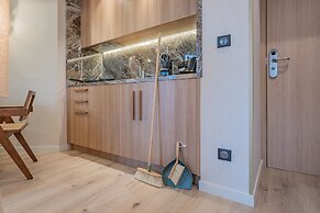 Yuna Porte Maillot - ApartHotel