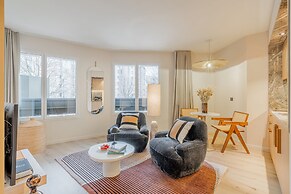 Yuna Porte Maillot - ApartHotel