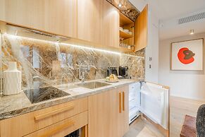 Yuna Porte Maillot - ApartHotel