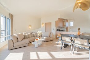 Yuna Porte Maillot - ApartHotel