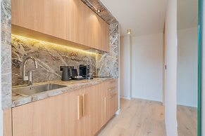 Yuna Porte Maillot - ApartHotel