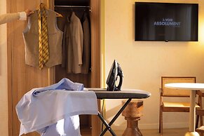 Yuna Porte Maillot - ApartHotel