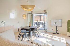 Yuna Porte Maillot - ApartHotel