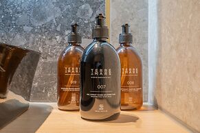 Yuna Porte Maillot - ApartHotel