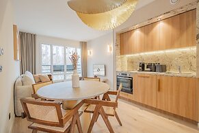 Yuna Porte Maillot - ApartHotel