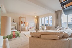 Yuna Porte Maillot - ApartHotel