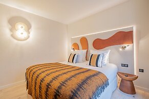 Yuna Porte Maillot - ApartHotel