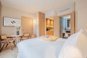 Yuna Porte Maillot - ApartHotel