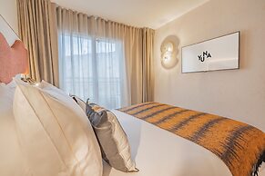 Yuna Porte Maillot - ApartHotel