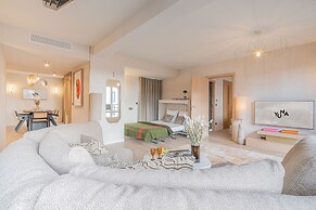 Yuna Porte Maillot - ApartHotel