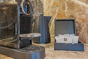 Yuna Porte Maillot - ApartHotel