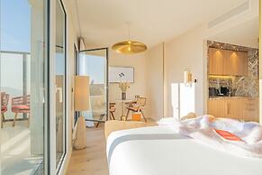 Yuna Porte Maillot - ApartHotel