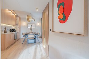 Yuna Porte Maillot - ApartHotel