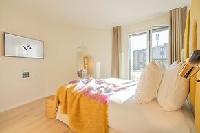 Yuna Porte Maillot - ApartHotel