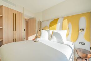 Yuna Porte Maillot - ApartHotel