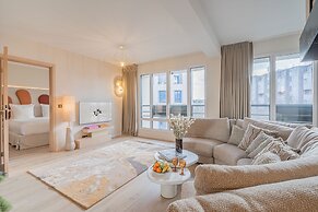 Yuna Porte Maillot - ApartHotel