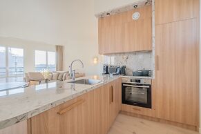 Yuna Porte Maillot - ApartHotel