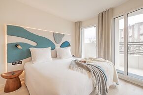 Yuna Porte Maillot - ApartHotel