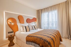 Yuna Porte Maillot - ApartHotel