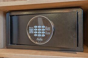 Yuna Porte Maillot - ApartHotel