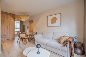 Yuna Porte Maillot - ApartHotel