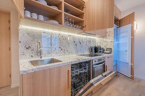 Yuna Porte Maillot - ApartHotel