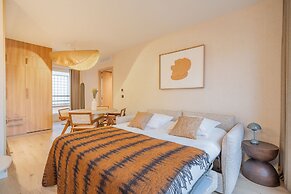 Yuna Porte Maillot - ApartHotel