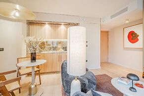 Yuna Porte Maillot - ApartHotel