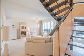 Yuna Porte Maillot - ApartHotel