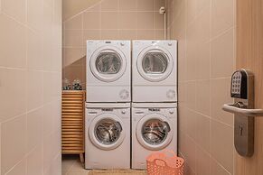 Yuna Porte Maillot - ApartHotel