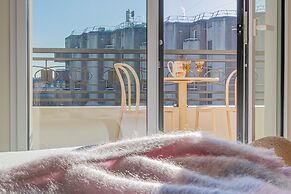 Yuna Porte Maillot - ApartHotel